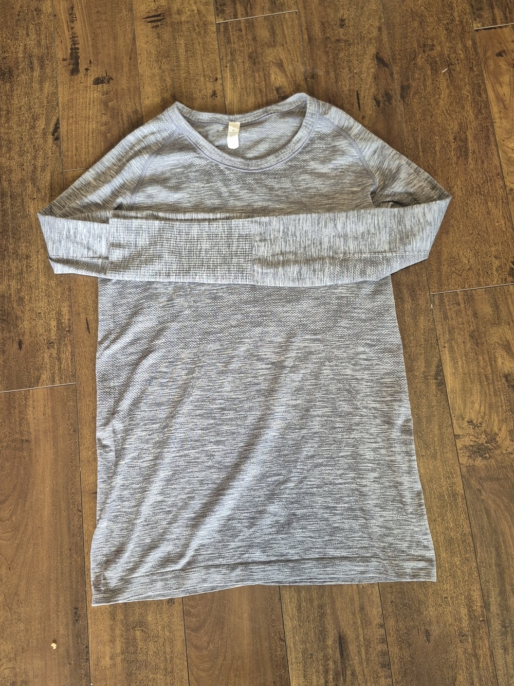 Lululemon The Sweat Life Seamless Running Top Gray Thumbholes Women’s 10 - Picture 5 of 5